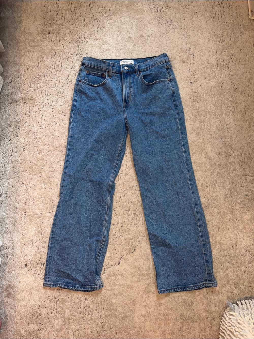 Abercrombie and fitch high rise 90s relaxed medium wash